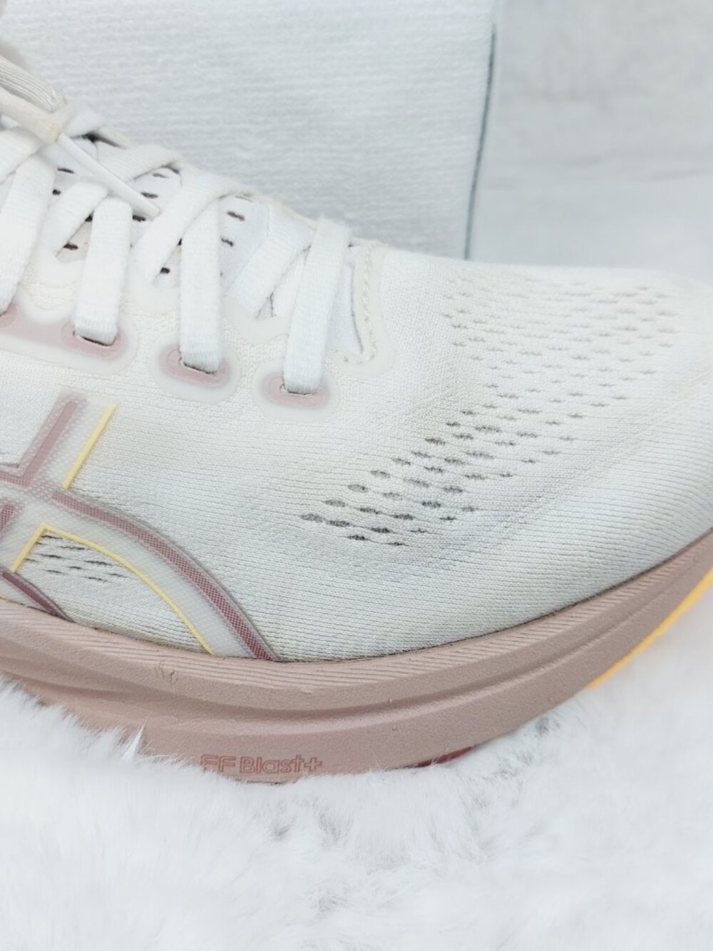 Asics Women's White Taupe Glow Gel-Kayano 32 Performance Running Shoes Sz 8.5 - Picture 7 of 10